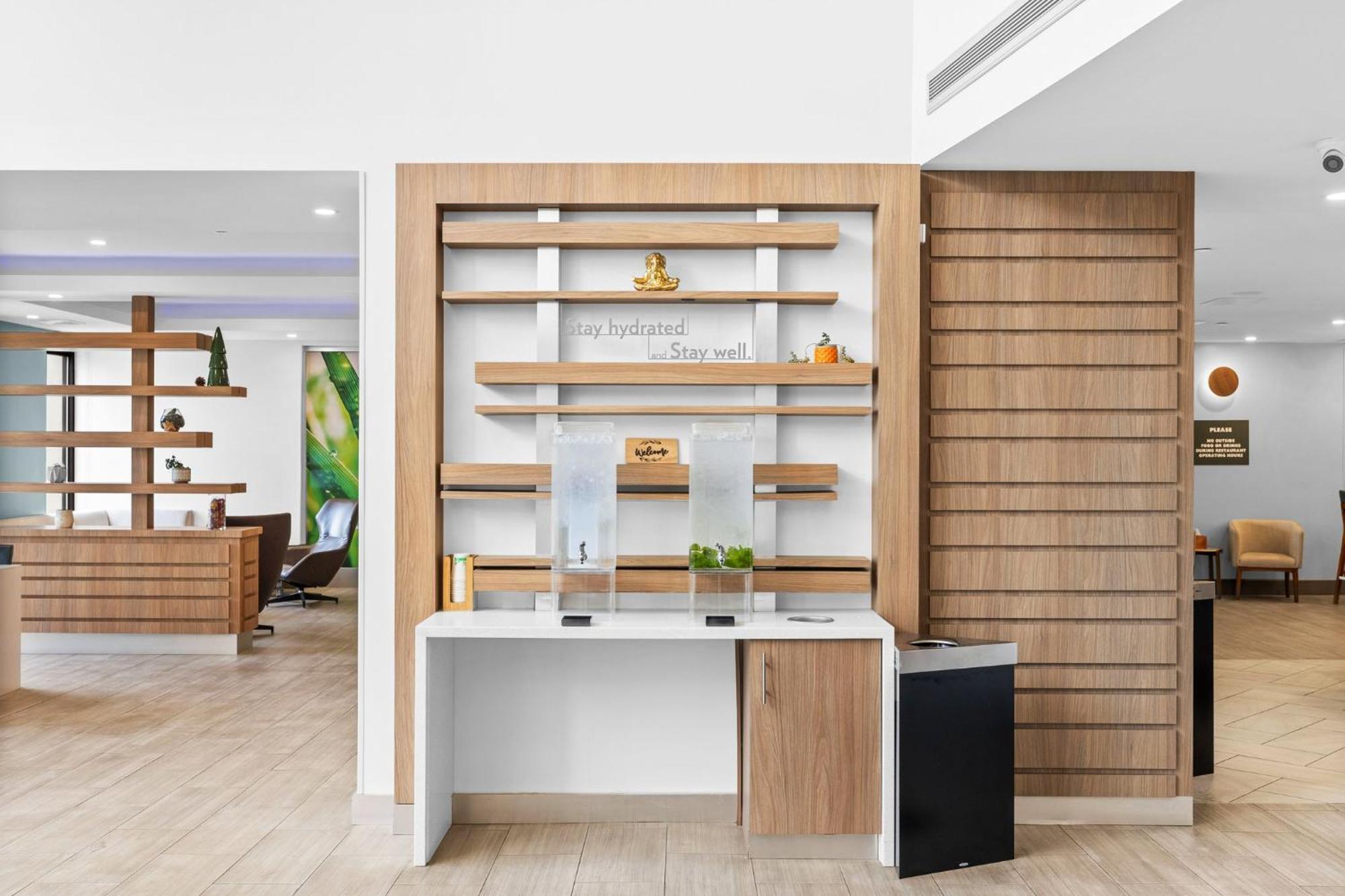 Hotel Even Airport By Ihg