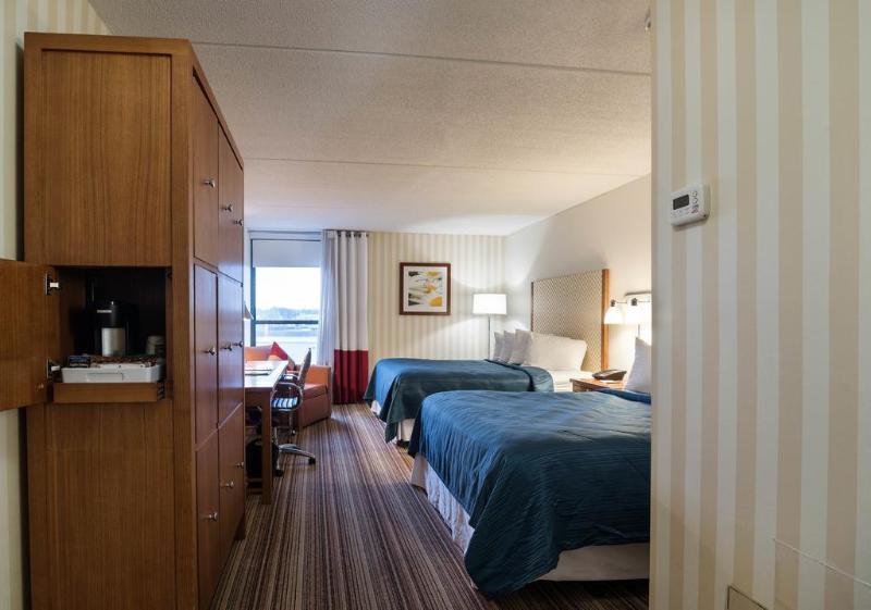 Hotel Even Airport By Ihg 3*